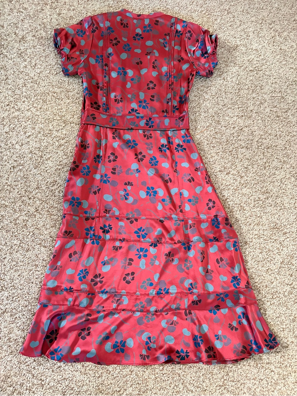 Marc Jacobs Red Satin Floral Midi Dress with Blue and Gray Accents - Picture 4 of 6